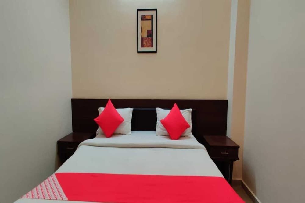 Сурат: Gokuldham Banquet and Rooms