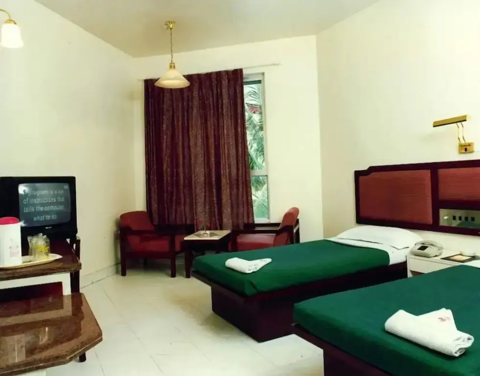 Пуна: Hotel Ashish Plaza