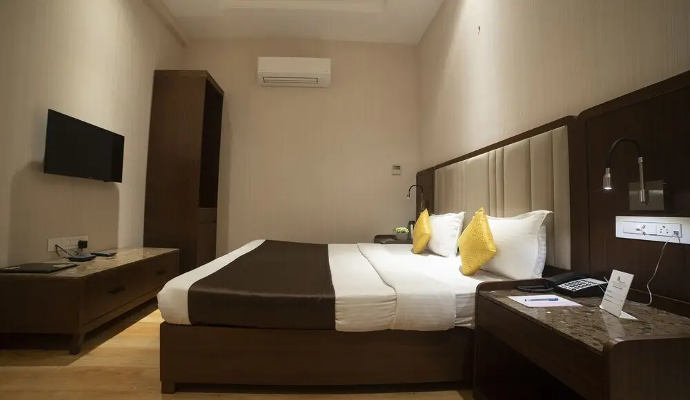 Бхопал: Hotel Rajhans Abhinandan