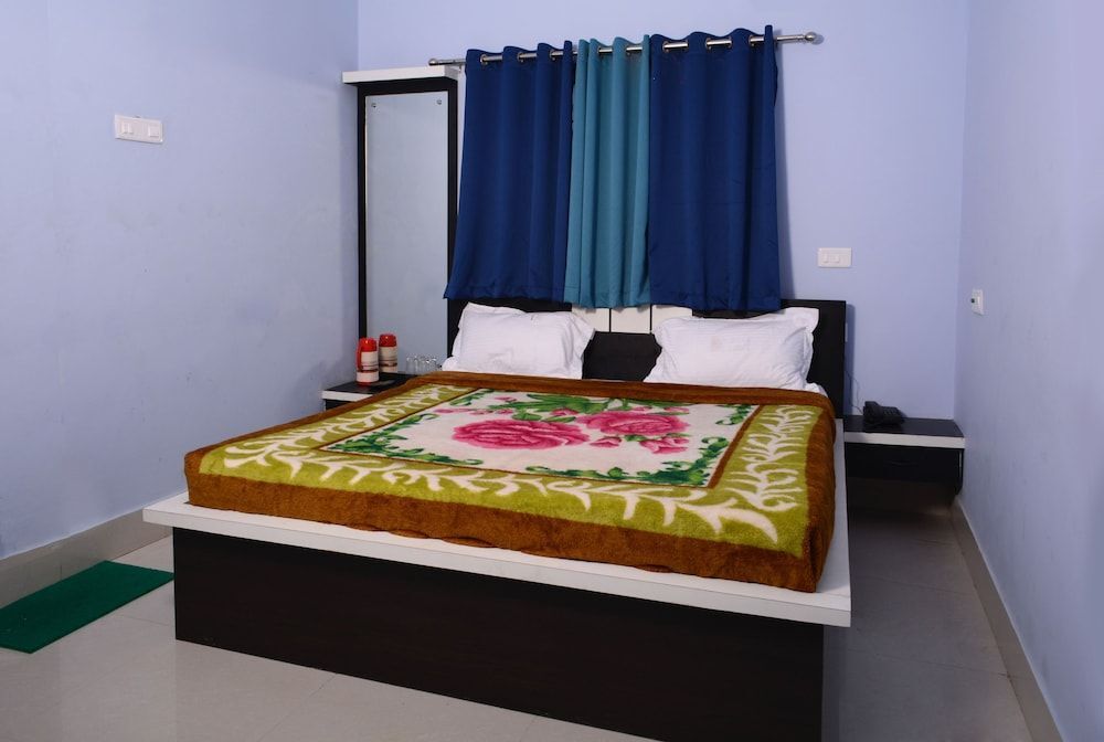 Деогхар: Dhanraj Residency