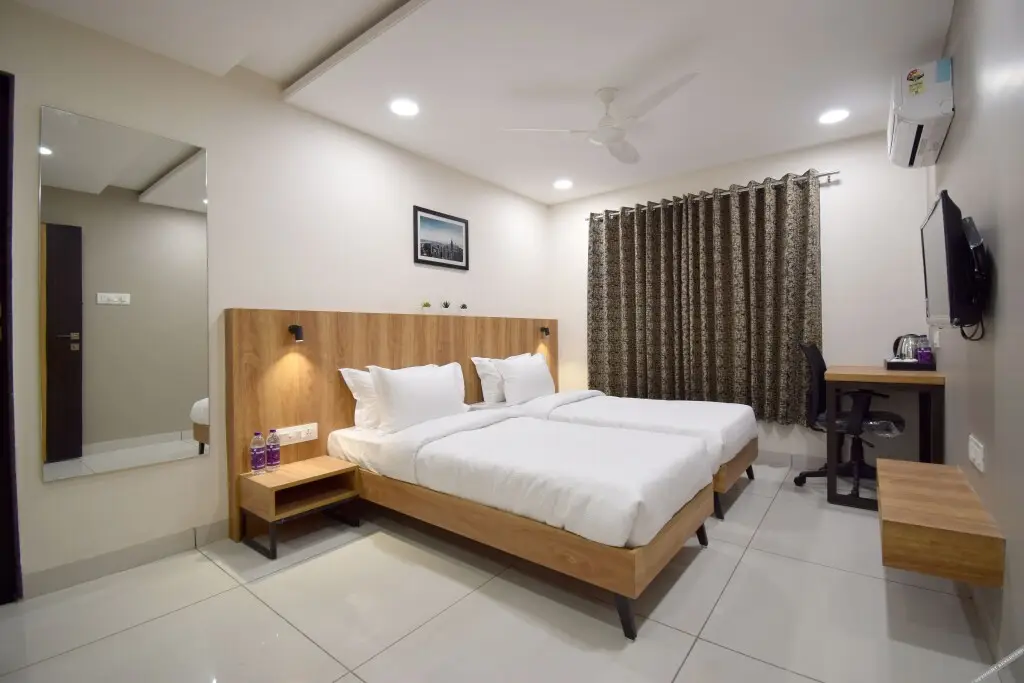 Индаур: Hotel Blue Bells