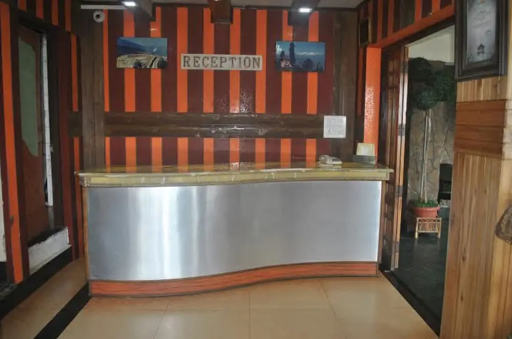 Дарджилинг: Goroomgo Broadway Mall Road Darjeeling