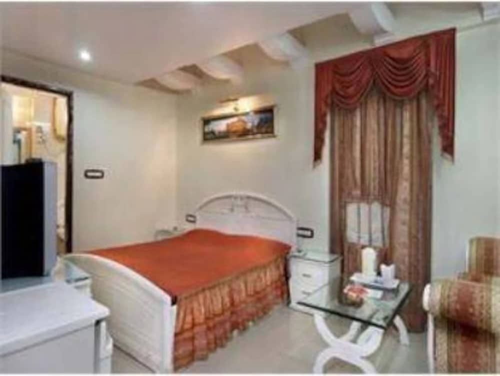 Канпур: Goroomgo Hotel Manglam Kanpur