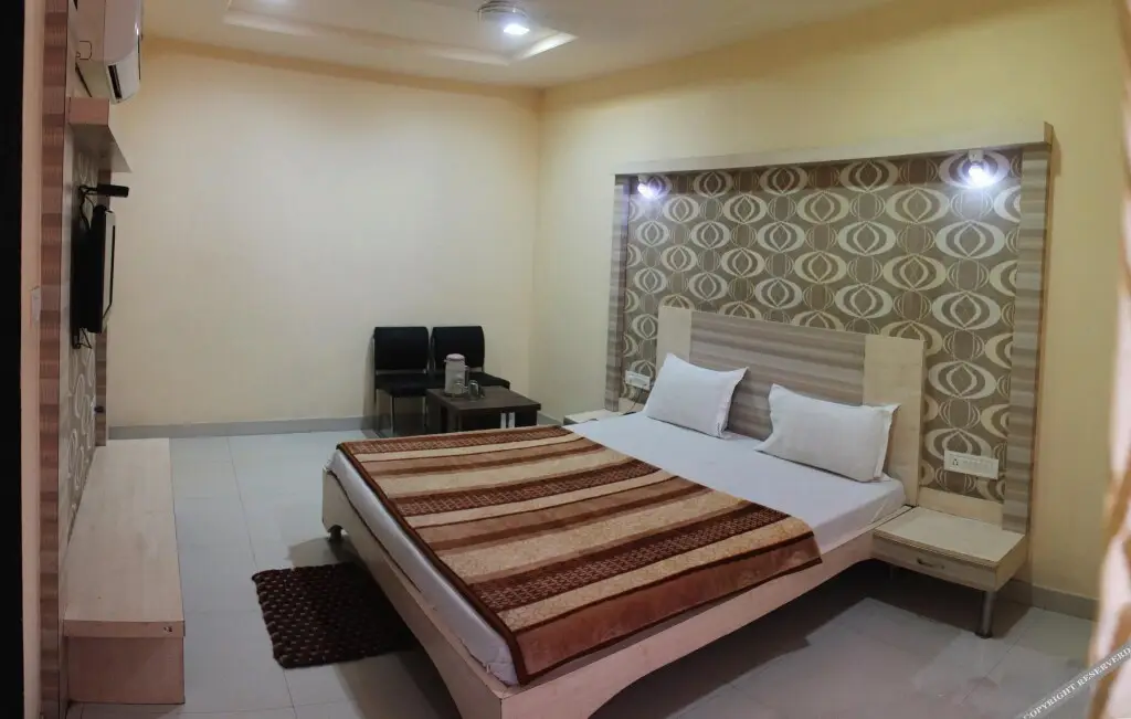 Пачмарай: Hotel Shri Krishna