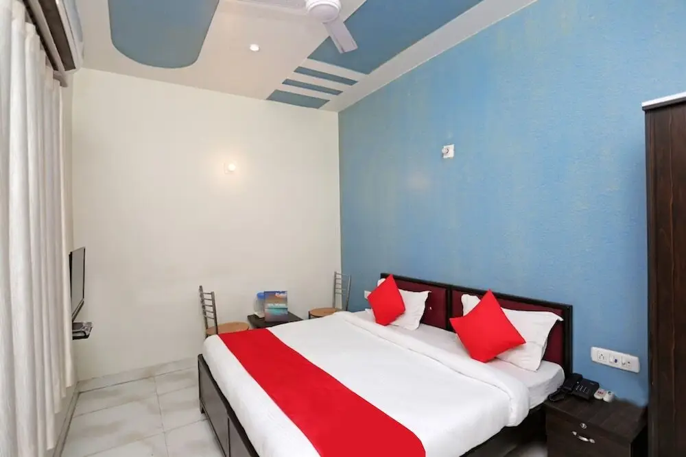 Матхура: Hotel Pushpa Palace