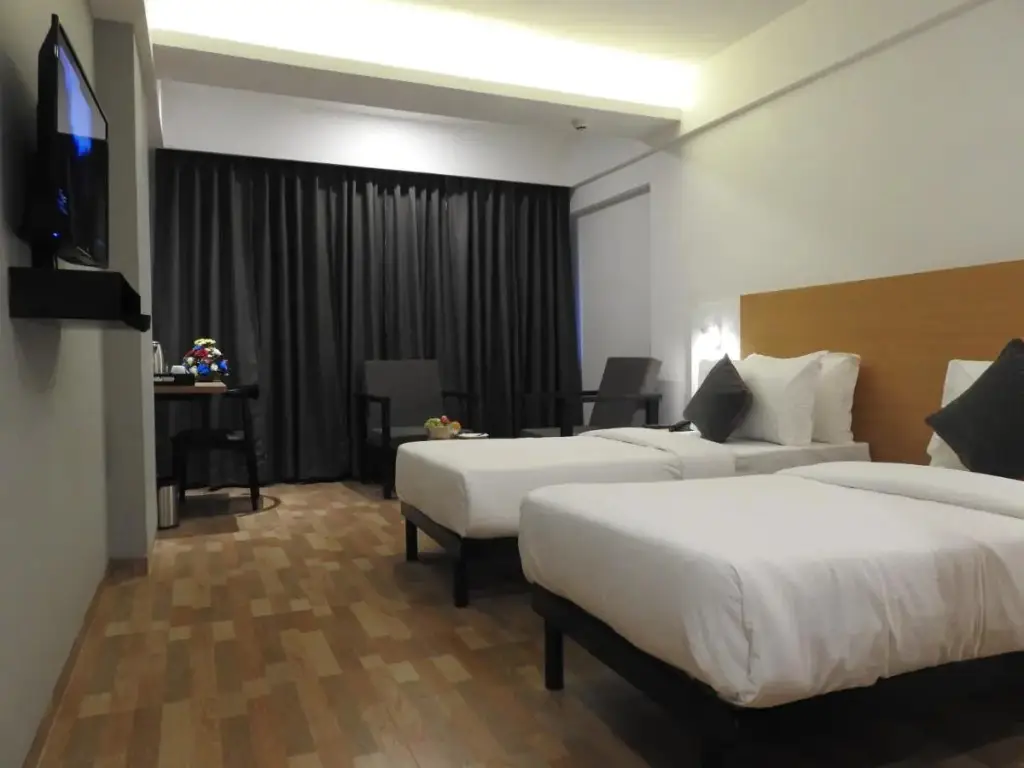 Панаджи: TGI Ameya Grand