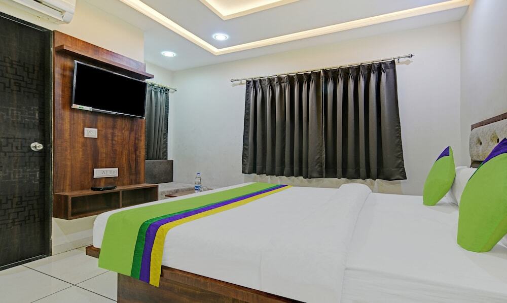 Индаур: Treebo Jayshree Palace C21 Business Park