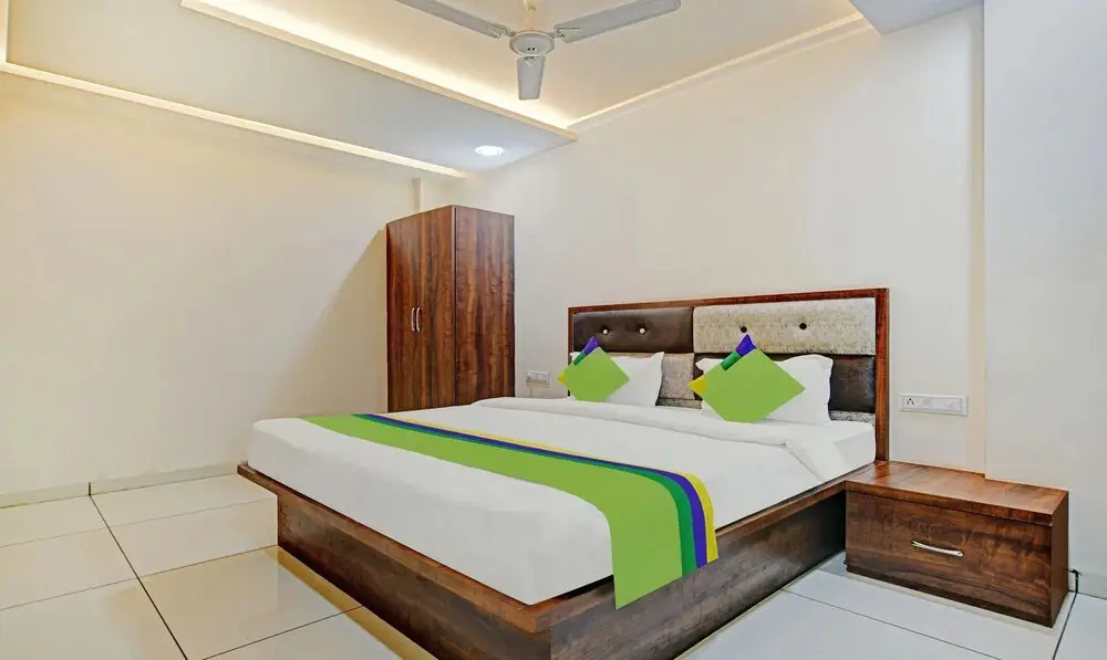Индаур: Treebo Jayshree Palace C21 Business Park