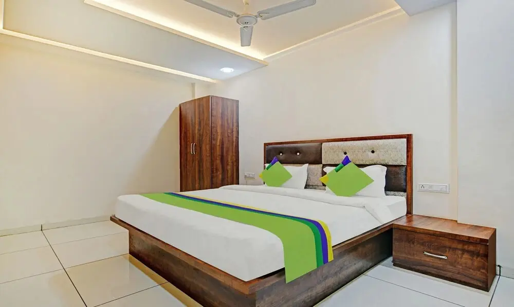 Индаур: Treebo Jayshree Palace C21 Business Park