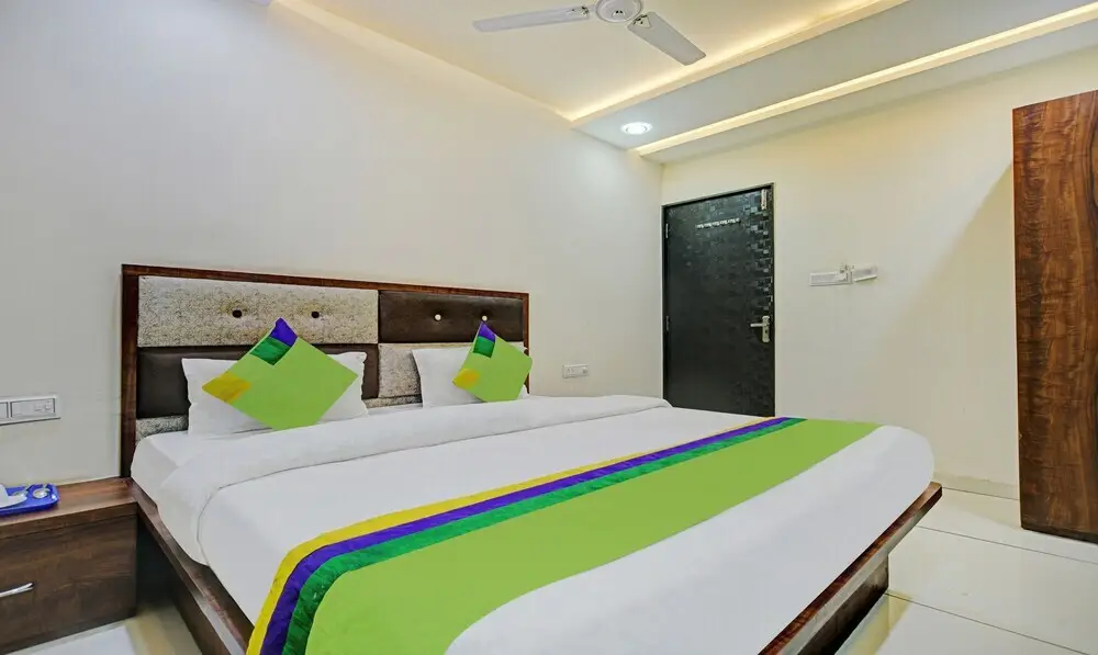 Индаур: Treebo Jayshree Palace C21 Business Park