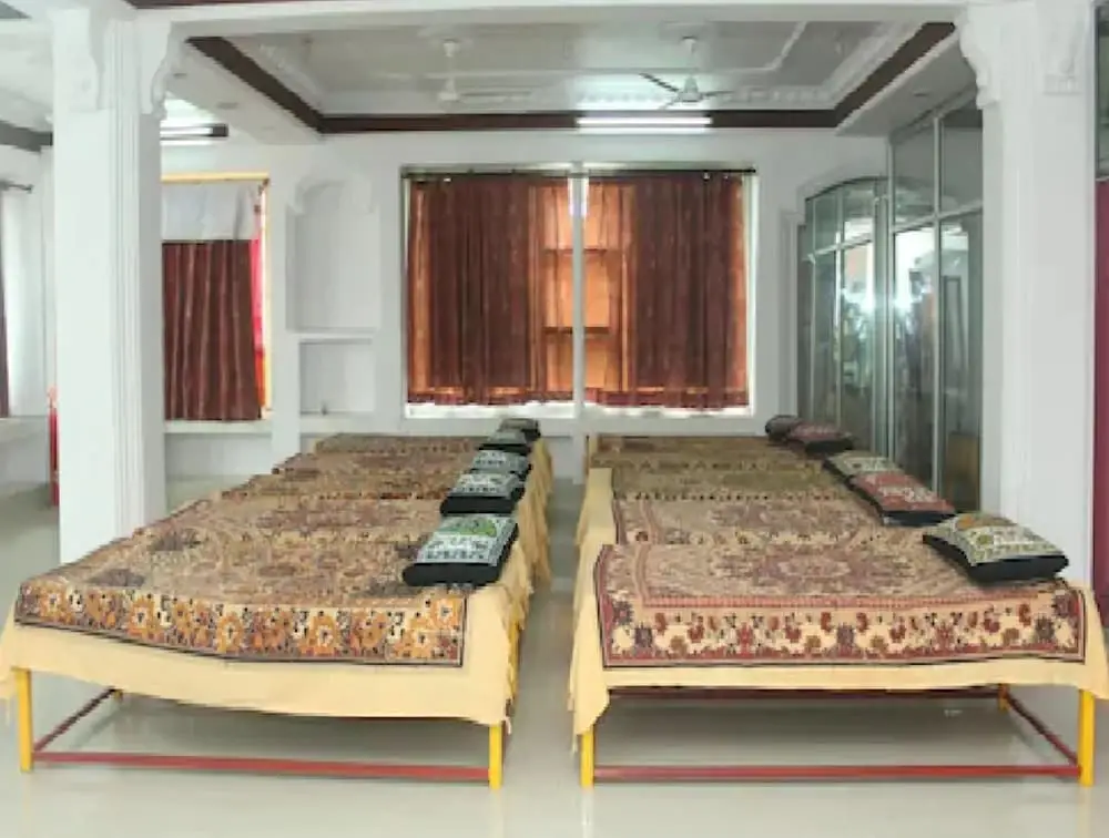 Лакхнау: Goroomgo R. K. Dormitory Lucknow