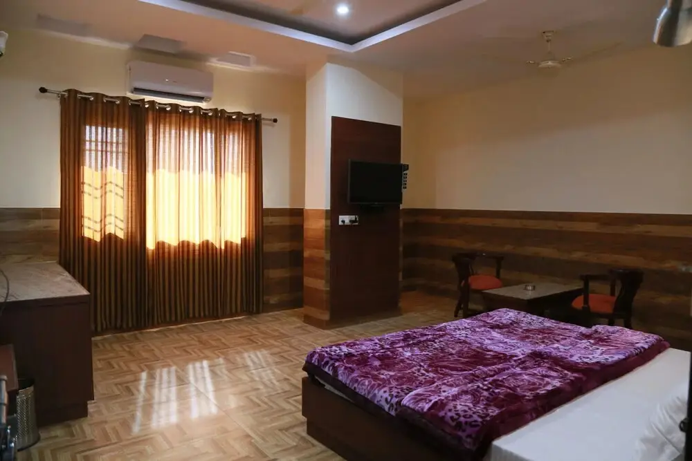 Дехрадун: Hotel Vishnu Inn @ Dehradun Railway Station