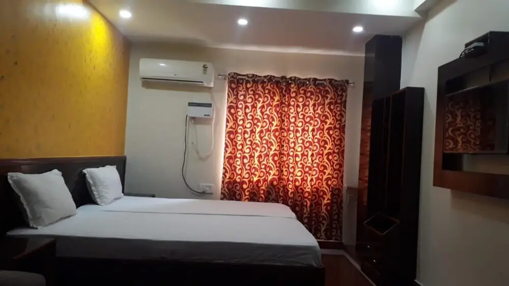 Ранчи: Goroomgo Tribhuvan Ranchi