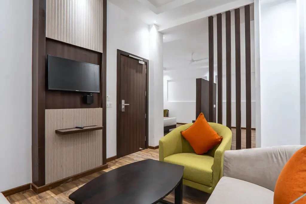 Техри: Hotel Le ROI Lake View koti