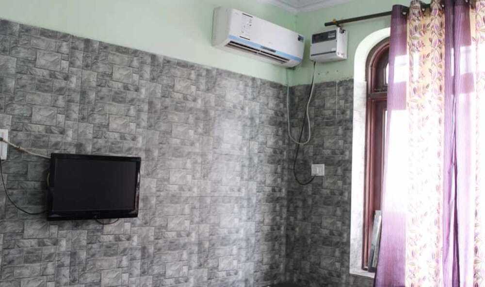 Харидвар: Goroomg Shri Ganesh Yatri Niwas Haridwar