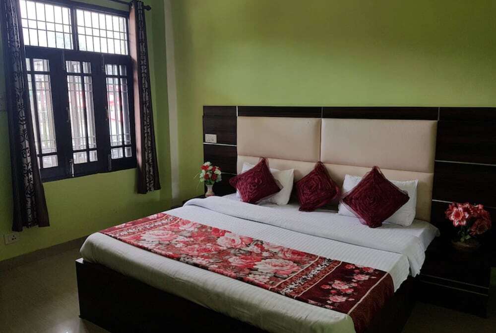 Чамба: Goroomgo Rudra Inn Dalhousie