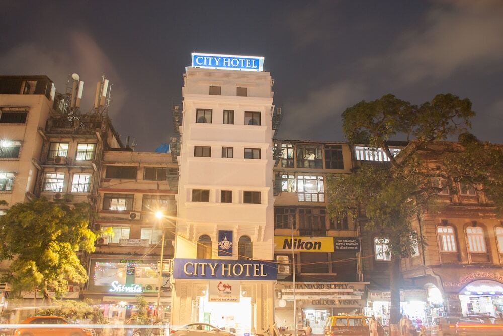 City Hotel — фото 1