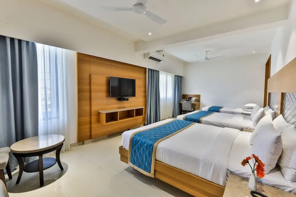 Бангалор: Hotel Vbr Grand Inn