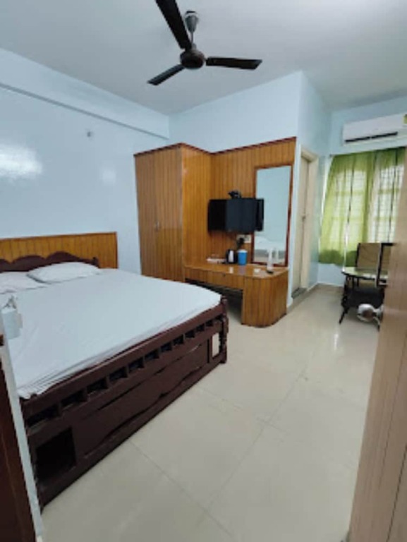 Бангалор: Goroomgo Kaveri Deluxe Lodge Bengaluru