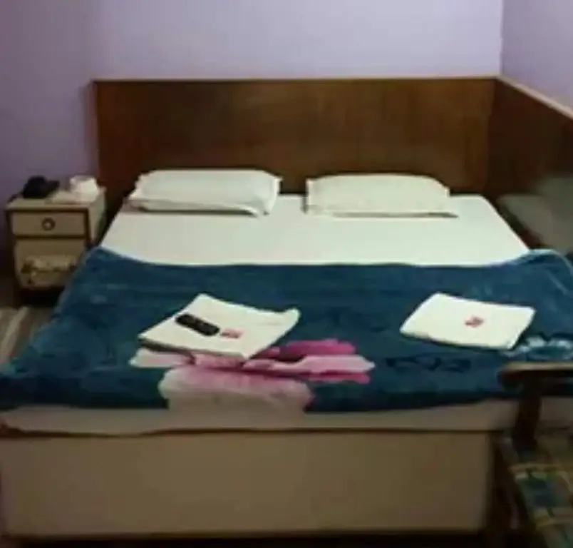 Гувахати: Goroomgo Maharaja Guwahati