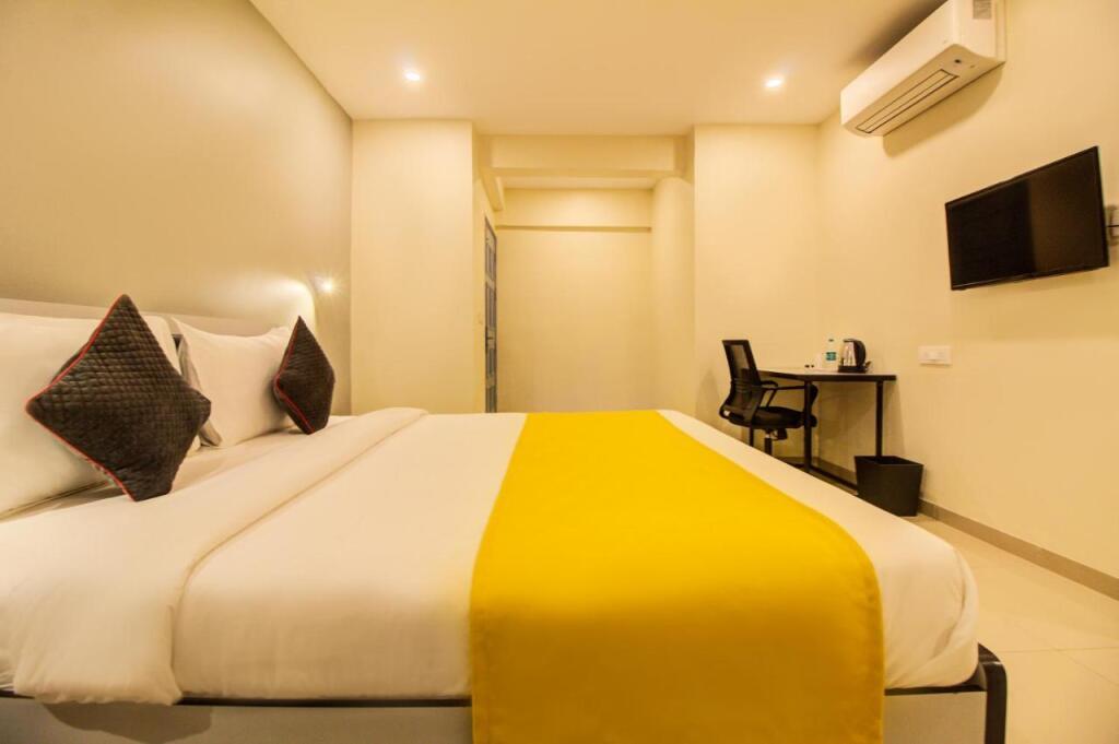 Пуна: Housemate Hotels