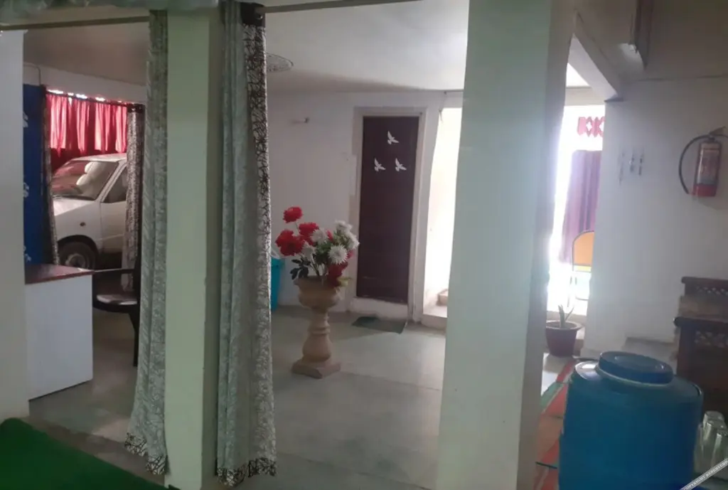 Наинитал: Goroomgo Sangita Paradise Nainital