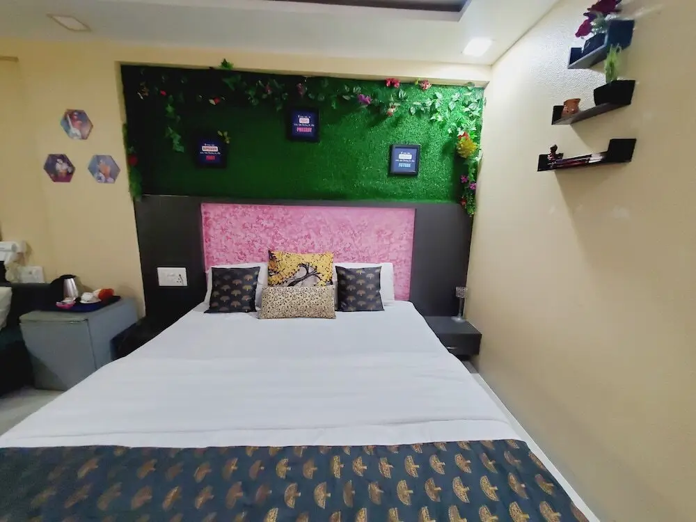 Панвель: hotel mari aai residency