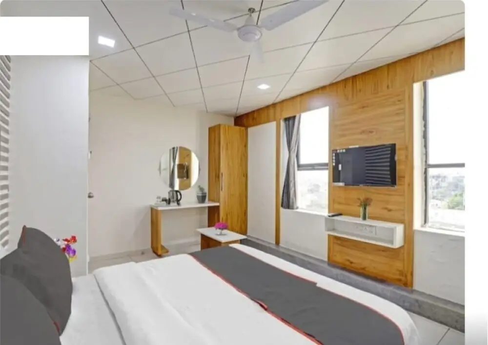 Вадодара: Hotel Sr