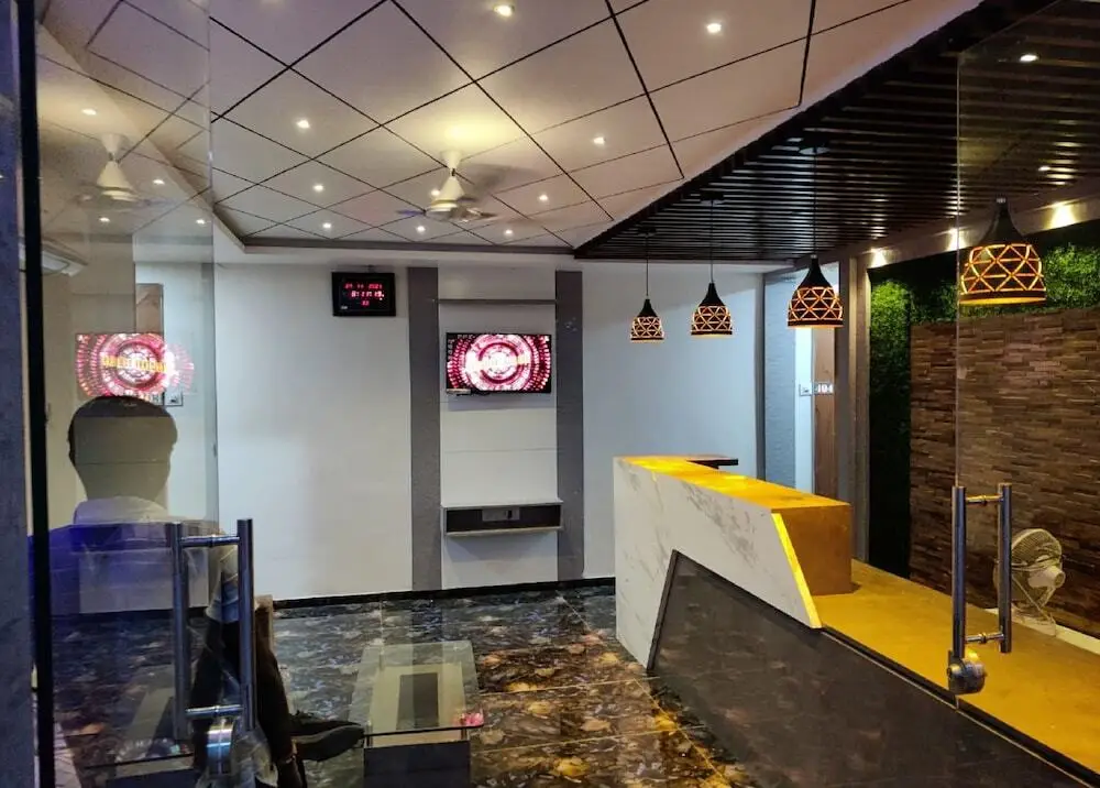 Вадодара: Hotel Sr