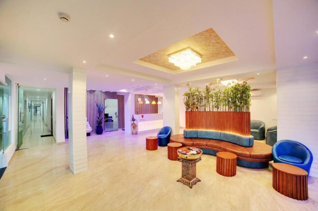 Бангалор: The Liverpool Blue Hotel