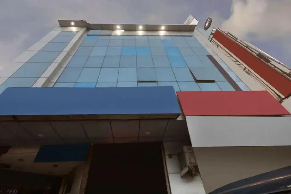 Колката: Goroomgo Giriraj stay Hub Near VIP Bazaar Naskarhaat Kolkata