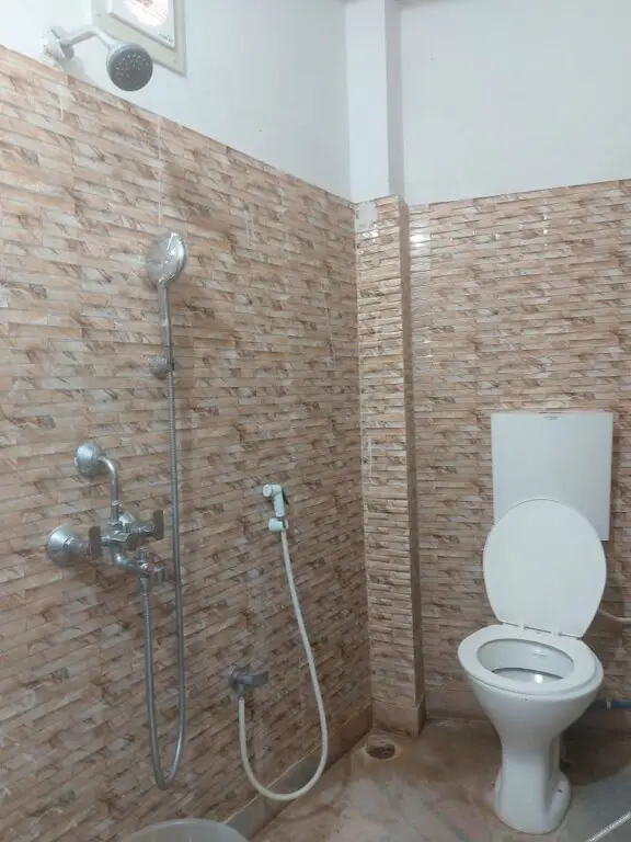 Колката: Goroomgo Giriraj stay Hub Near VIP Bazaar Naskarhaat Kolkata