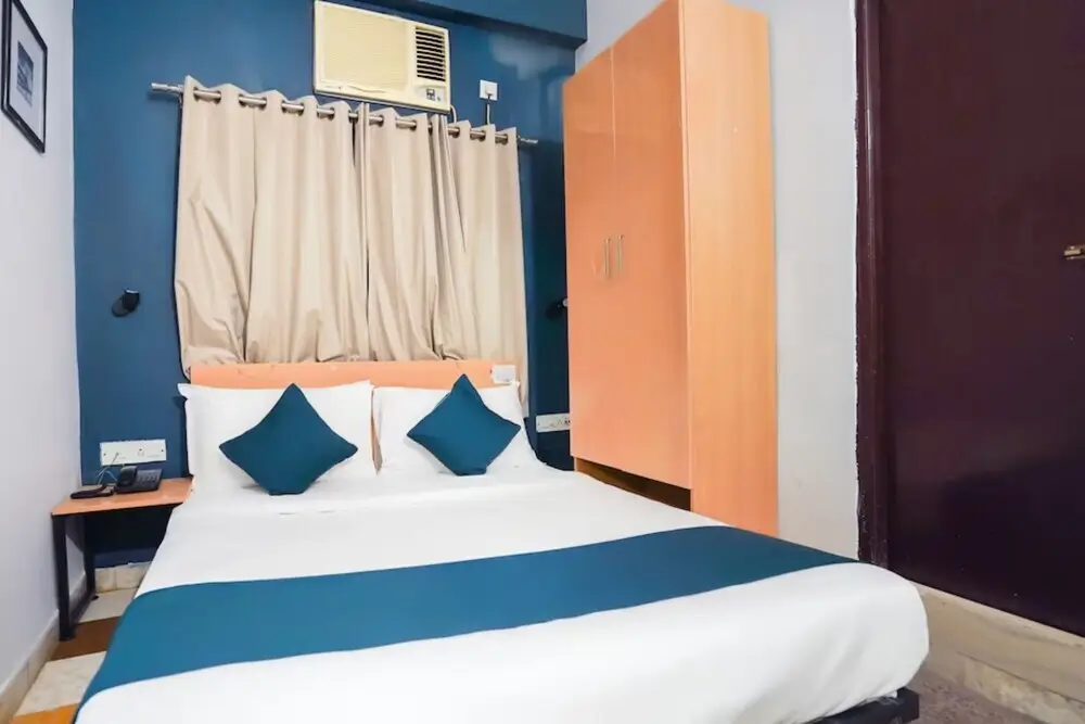 Колката: Goroomgo Giriraj stay Hub Near VIP Bazaar Naskarhaat Kolkata