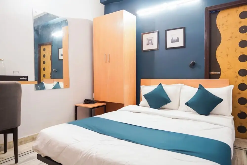 Колката: Goroomgo Giriraj stay Hub Near VIP Bazaar Naskarhaat Kolkata