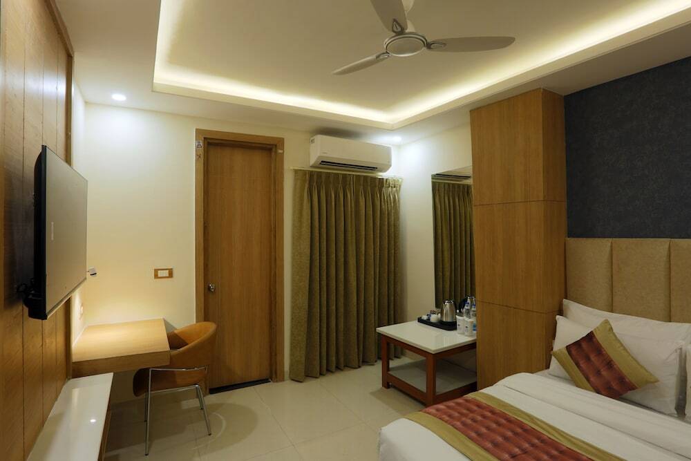 Гуруграм: Hotel Sakura by Maps, GURGAON