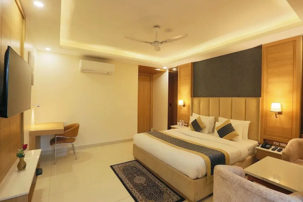 Гуруграм: Hotel Sakura by Maps, GURGAON
