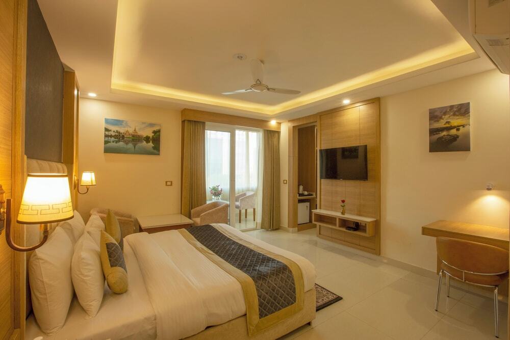 Гуруграм: Hotel Sakura by Maps, GURGAON