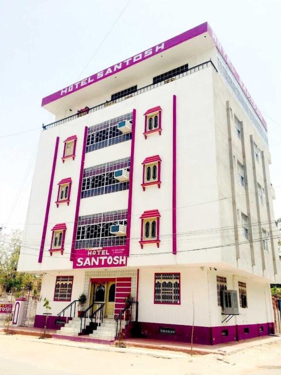 Hotel Santosh — фото 1