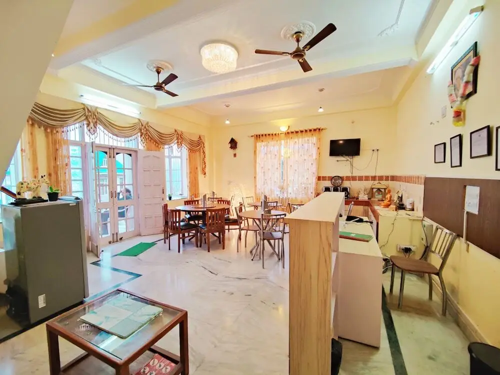 Солан: Hotel Madhuvan