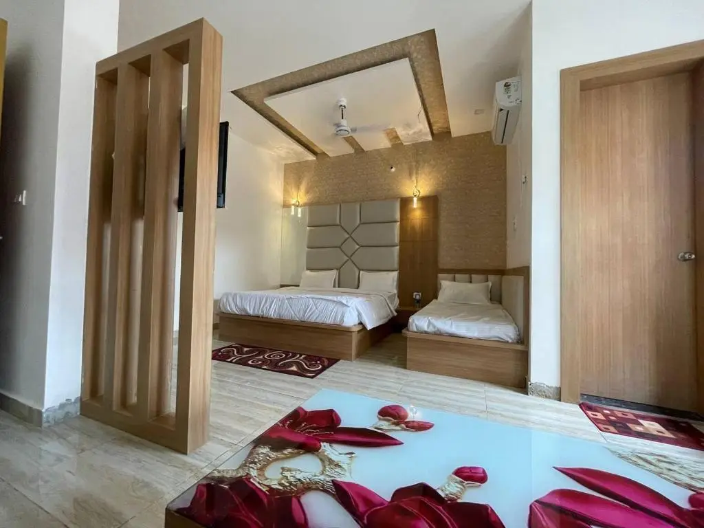 Матхура: Hotel B P Emerald