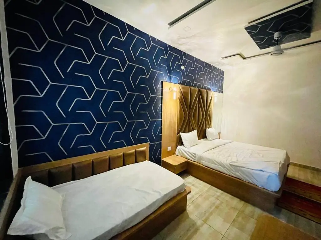 Матхура: Hotel B P Emerald