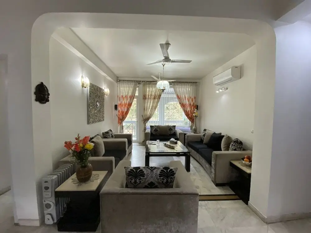 Гуруграм: Ardee City Heart Of Gurugram Security & Comfort