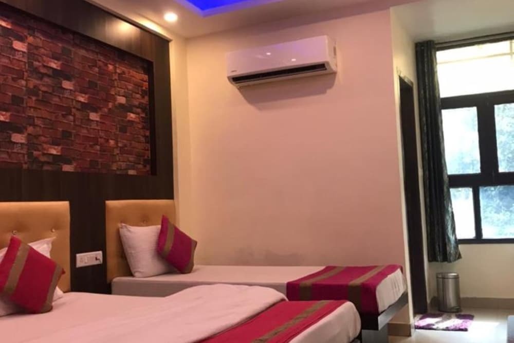 Нью-Дели: Goroomgo Cottage Ganga Inn New Delhi