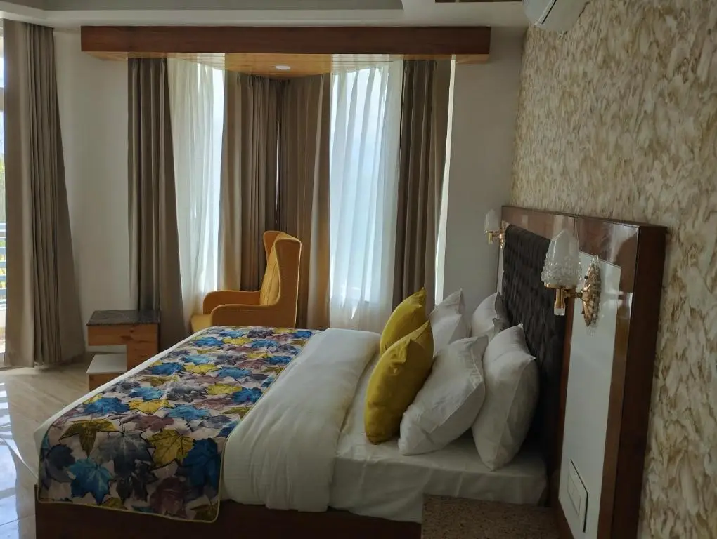 Ревалсар: Abhilashi Inn
