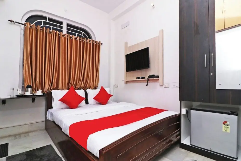 Колката: Goroomgo Manurama Kolkata