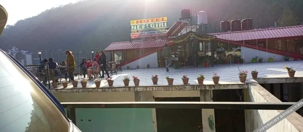 Казаули: Hotel Neelgiri