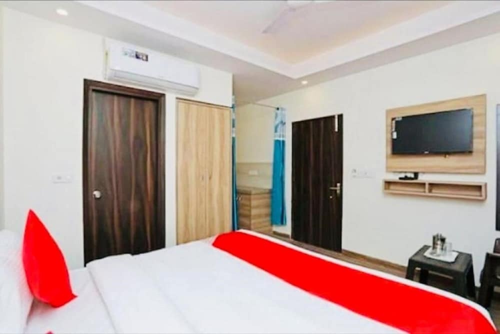 Нью-Дели: Hotel J. Palace