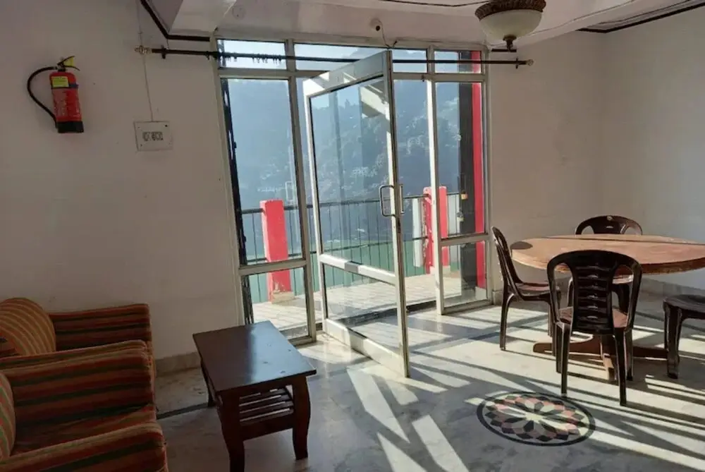 Наинитал: Goroomgo Chinar Lake View Nainital