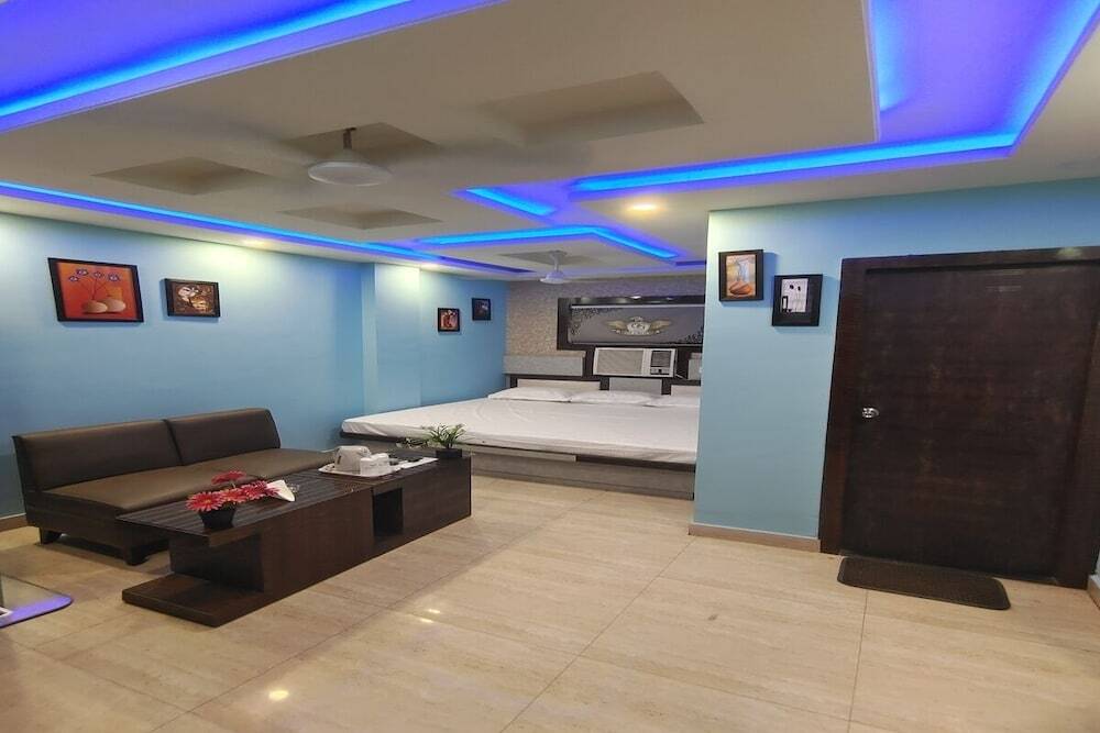 Колката: Hotel OPS