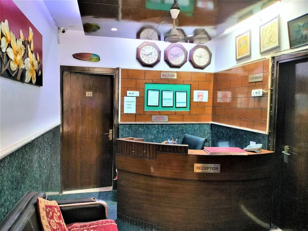 Нью-Дели: Hotel White Palace Nizamuddin Railway St